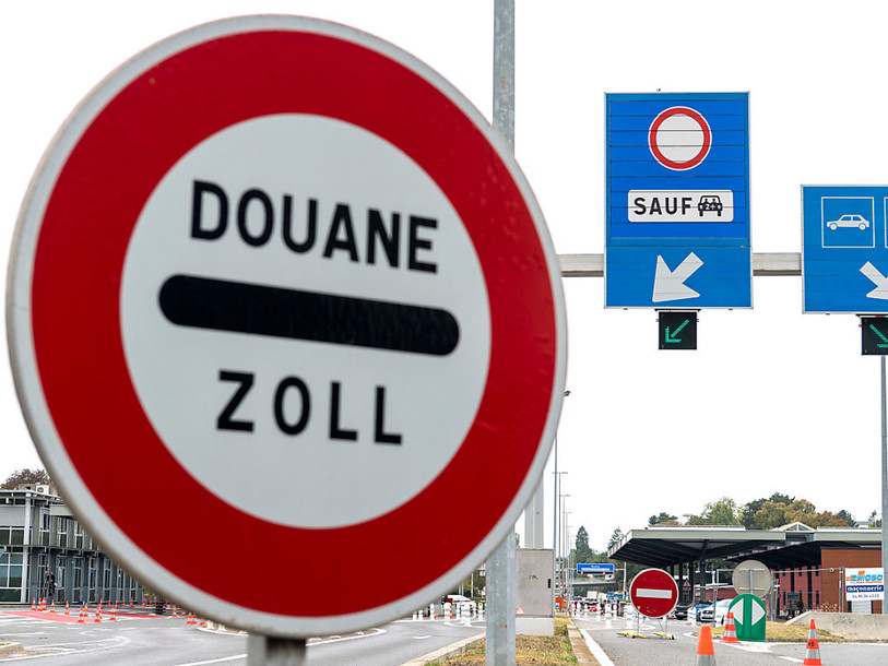 Les Suisses franchissent à nouveau la frontière pour faire leurs courses. (Photo libre de droits).