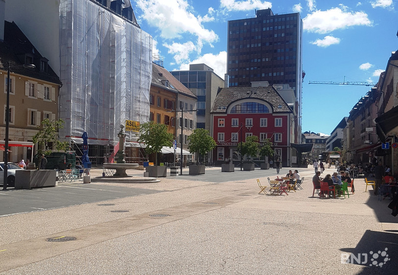 La place du Marché à La Chaux-de-Fonds a vécu deux mois sans voiture. Le test s'est achevé vendredi.