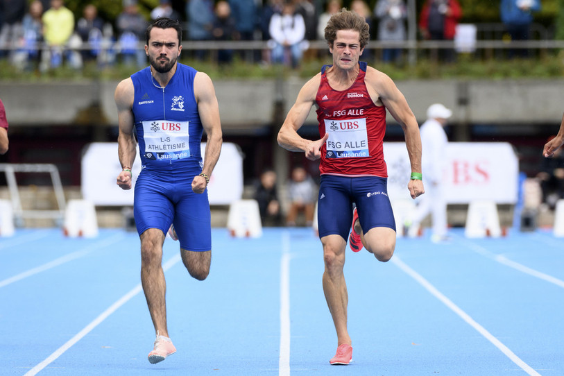 Nathan Gyger (à droite) lors du 100 m de la Coupe des Clubs (photo : KEYSTONE/Laurent Gillieron).