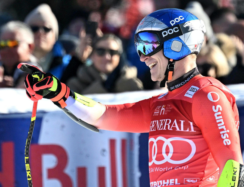 Marco Odermatt décroche la première place devant Franjo von Allmen ce vendredi. (Photo : APA/BARBARA GINDL.)