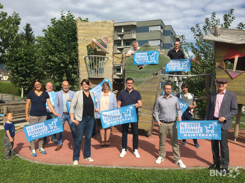 Le comité jurassien qui milite pour le congé paternité regroupe des représentants de tous les partis jurassiens.