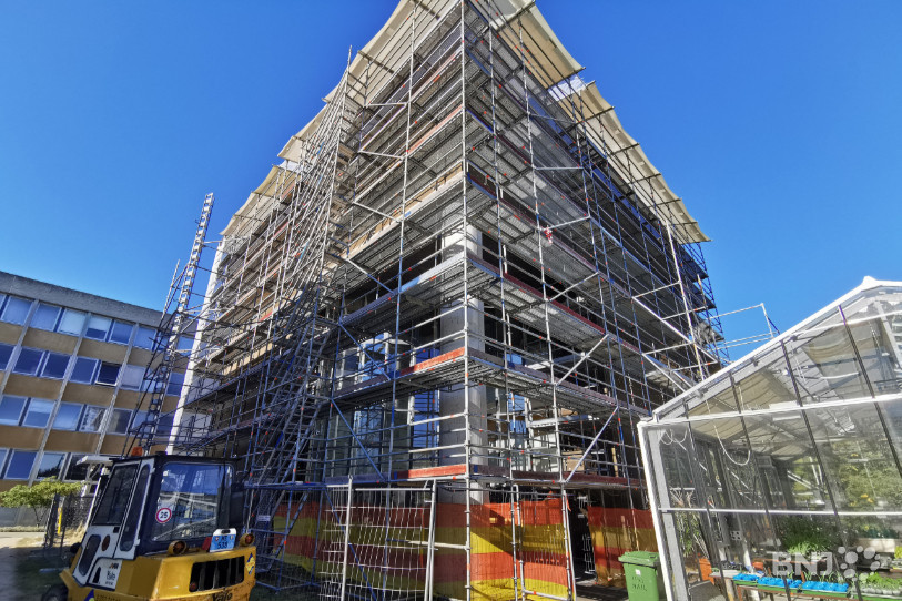 Les quatre façades du bâtiment de l'animalerie seront bientôt recouvertes de panneaux solaires.