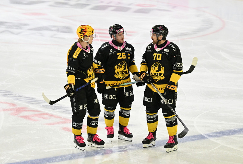 Kevin Fey, entouré d'Anttoni Honka et Matteo Romanenghi, ne veut plus revivre ce genre de saison. (Photo : Georges Henz).
