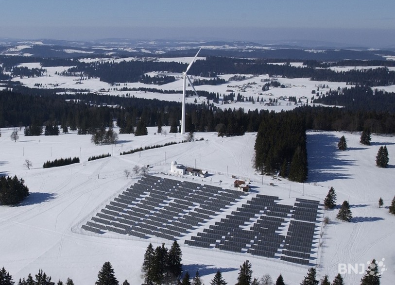  La centrale solaire de Mont-Soleil a atteint une production de
 540'000 kWh, ce qui représente la consommation annuelle de 120 ménages.