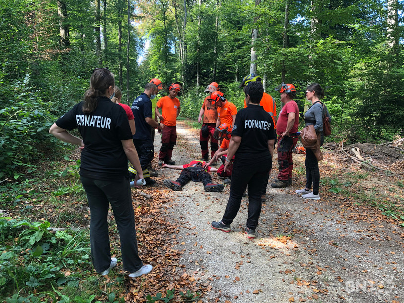 Les forestiers ont suivi une formation de premiers secours à Coeuve.