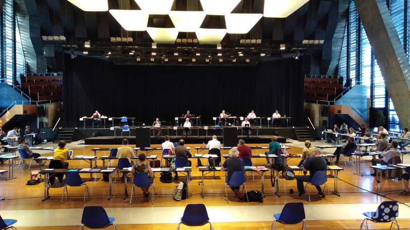 Le Conseil de ville de Bienne s'est à nouveau réuni au Palais des Congrès, Covid-19 oblige.