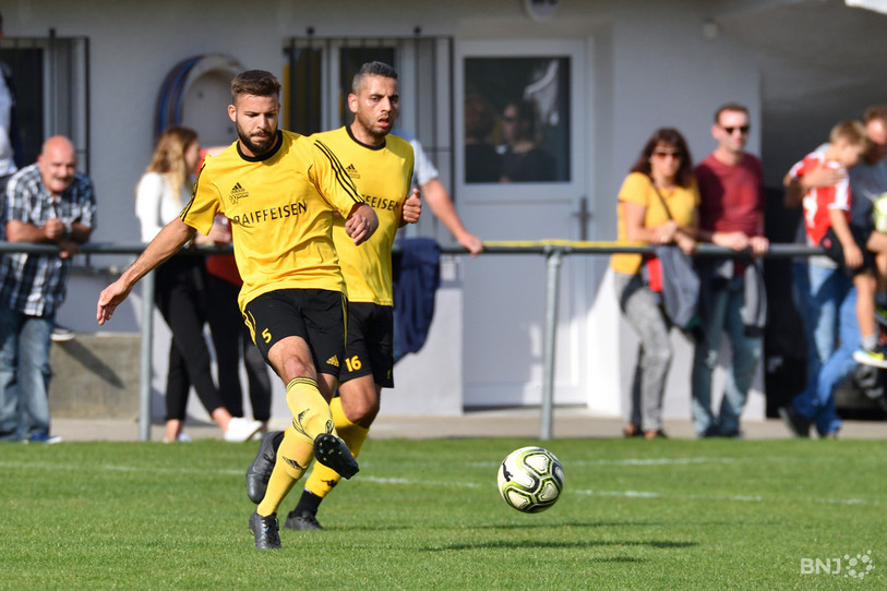 Florent Jubin et le FC Ajoie-Monterri sont désormais à égalité avec Thoune en tête du classement de 2e ligue interrégionale (photo : Georges Henz).