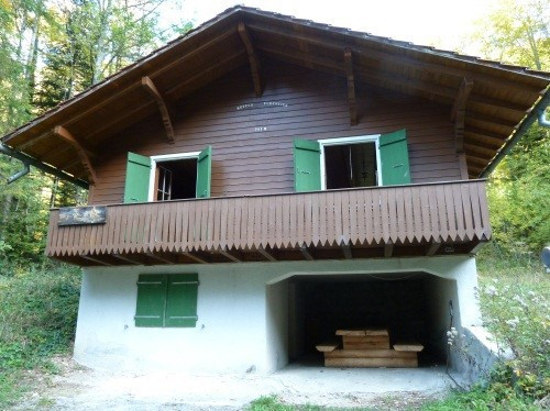 Le chalet du Folpotat à Soulce pourra servir de cabane forestière. (Photo: Office de l'environnement)