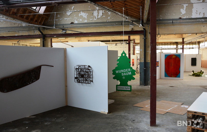 La friche industrielle Condor sert de cadre à la 18e édition de la Biennale de visarte.jura.