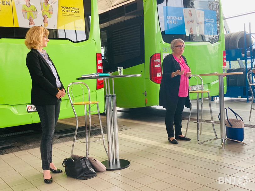 La cheffe du service des formations postobligatoires et de l'orientation Laurence Knoepfler Chevalley (à gauche) et la Conseillère d'Etat en charge de l'éducation Monika Maire-Hefti (à droite) ont lancé jeudi leur nouvelle campagne en faveur de l'apprentissage.