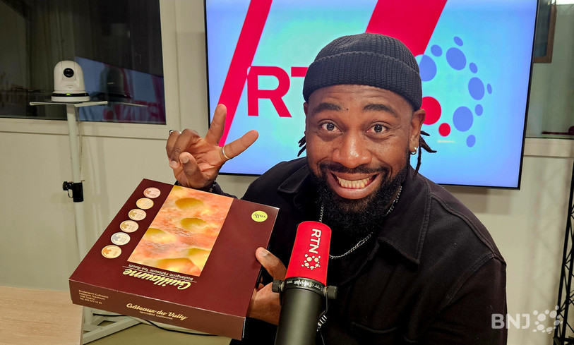 Christian Mukuna, un futur papa heureux qui partage son bonheur… avec un gâteau dans « La Matinale ».