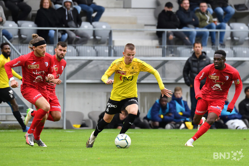Axel Gester et le FC Bassecourt ont su rivaliser avec le FC Bienne dimanche (photo : Georges Henz).