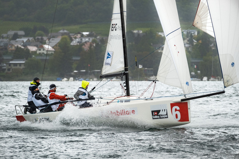 L'équipage de La Bordée de Tribord a lutté contre les vagues lors de cette finale du championnat de Suisse interclubs. (photo : Pierrick Veya)
