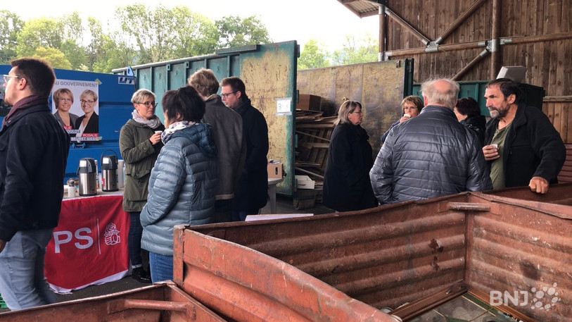 Le Parti socialiste attendait les habitants de Val Terbi à la déchetterie.