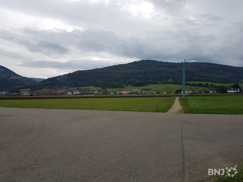 La première phase de l'extension de la ZAM se fera derrière le terrain de football, en direction de la gare.