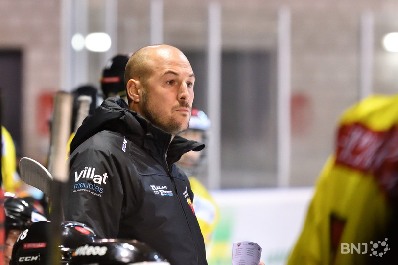 Michaël Röthenmund, l'entraîneur du HCFM, compte déjà 11 joueurs sous ses ordres pour la prochaine saison de 1re ligue (photo : archives, George Henz).