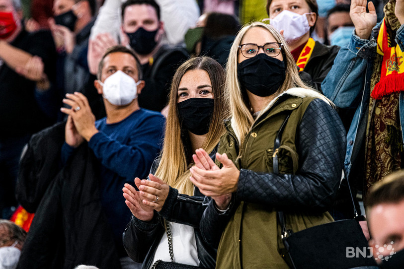 Le coup est dur à encaisser pour le HC Bienne, qui ne pourra plus remplir sa patinoire aux deux tiers jusqu'à nouvel avis. (photo : Jonathan Vallat)