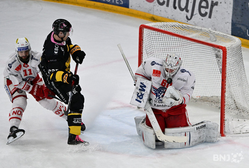 Le HC Ajoie a peiné à amener du danger devant la cage de Melvin Nyffeler. (photo : Georges Henz)