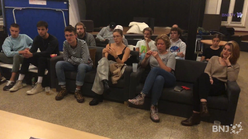 Les jeunes ont écouté très attentivement les explications de Didier Berberat.