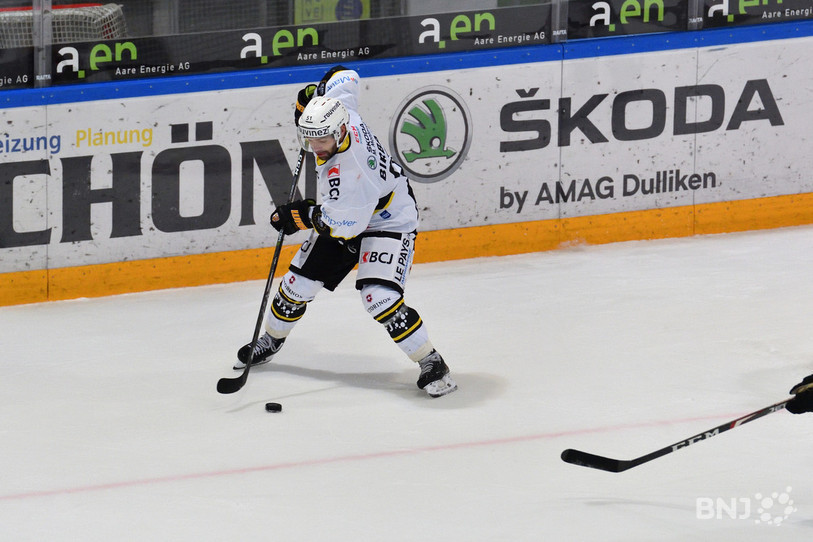 Alain Birbaum a offert la victoire au HC Ajoie mercredi soir en inscrivant son premier but de la saison (photo : Georges Henz).