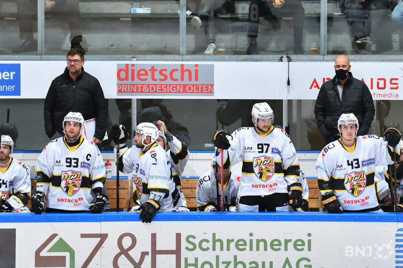Le HC Ajoie a tiré la langue mardi soir à Sierre mais a tout de même conservé son invincibilité (photo : archives/Georges Henz).