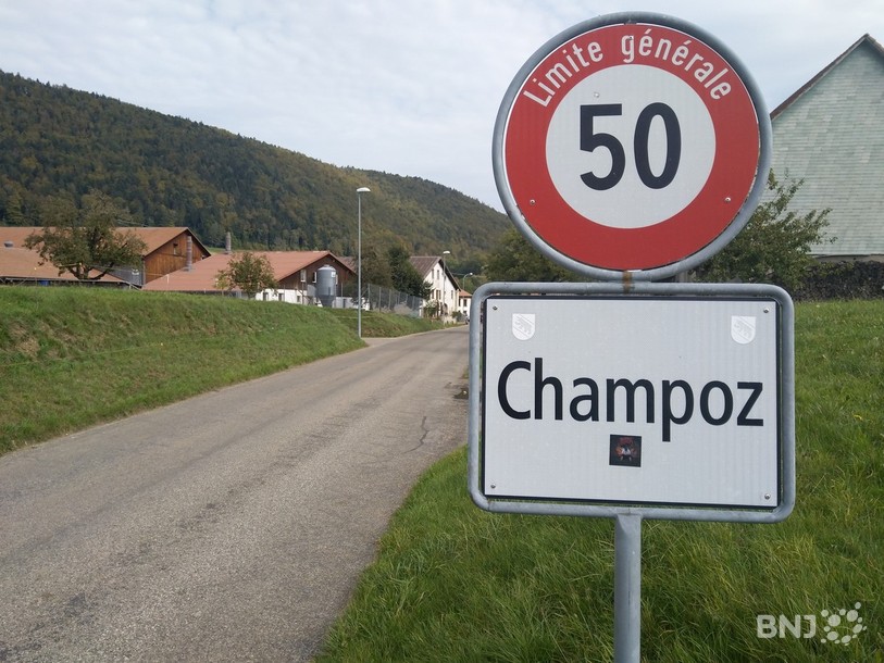 L'entrée de la commune depuis Valbirse.
