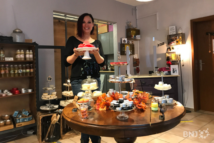 Stéphanie Morel a donné à sa boutique un air de boulangerie-pâtisserie.
