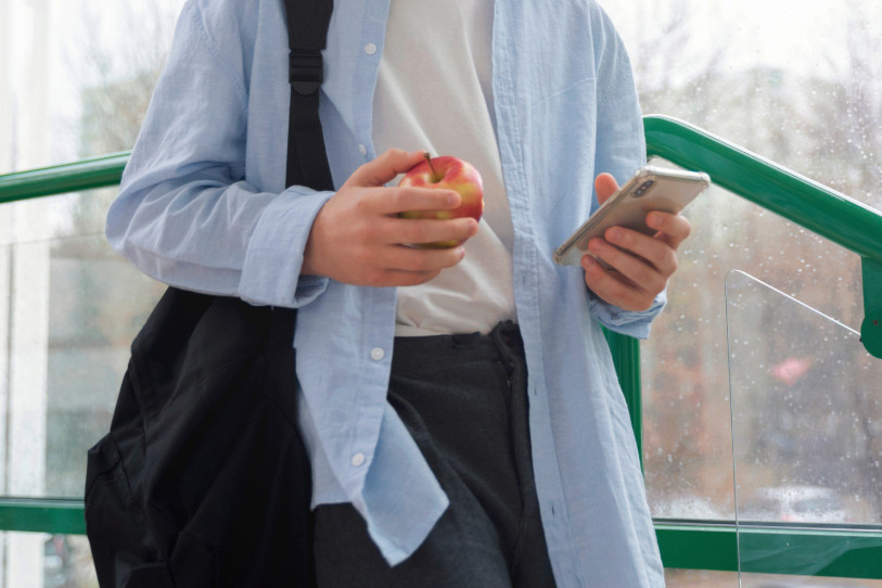 Les smartphones sont bannis lors des activités extrascolaires. (Photo libre de droits)