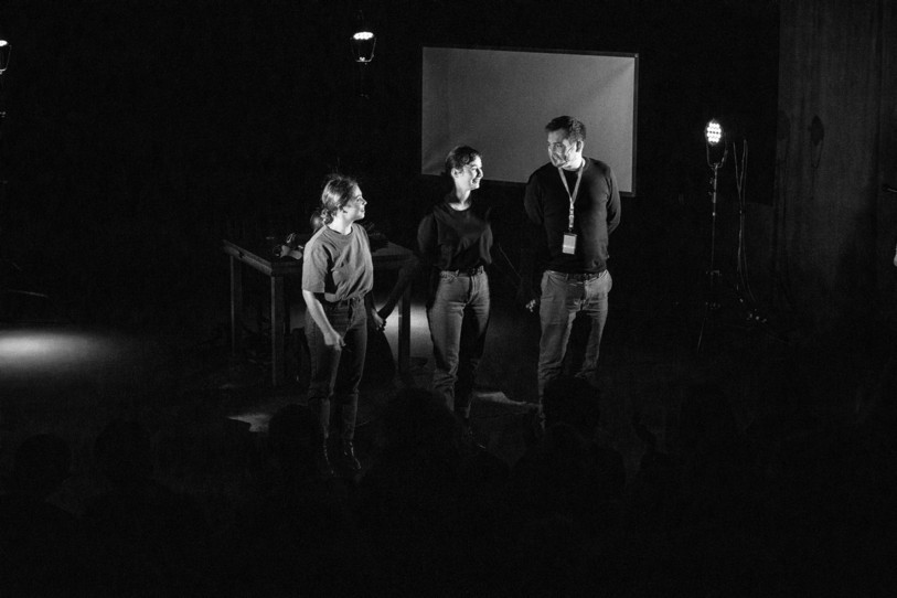 A gauche Tania Vega, à droite Anaïs Lhérieau (photo : Vol de Nuit).