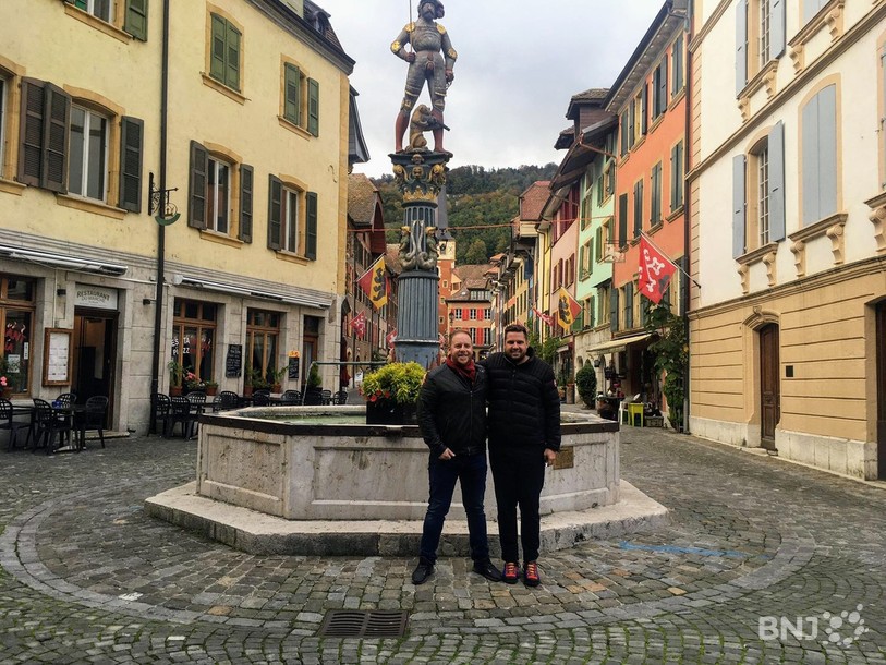 Nicolas Marti (à droite) et son ami Karim Marachly nous ont accompagné dans cette visite.