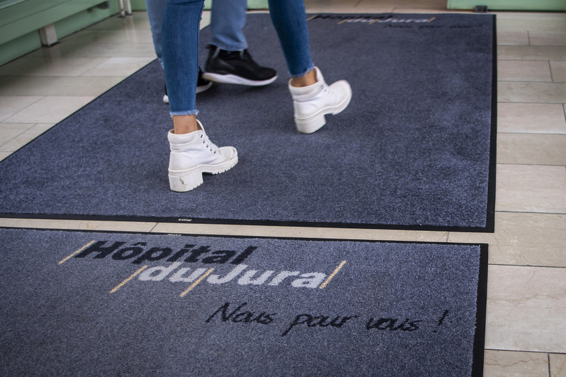 Plus besoin de prendre rendez-vous pour rendre visite à un proche. (Photo : KEYSTONE/Jean-Christophe Bott).