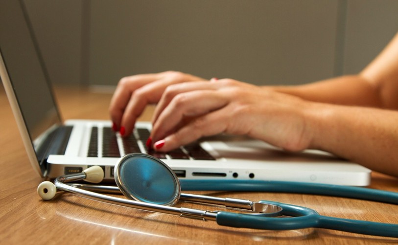 Les médecins ont été formés à utiliser le nouveau système Tardoc. (Photo d'illustration libre de droit).