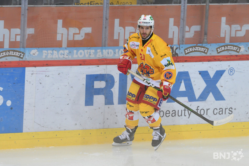 La ligne de Jason Fuchs (à l'image), Fabio Hofer et Konstantin Komarek a dynamité la défense luganaise. (photo : Archives Georges Henz).