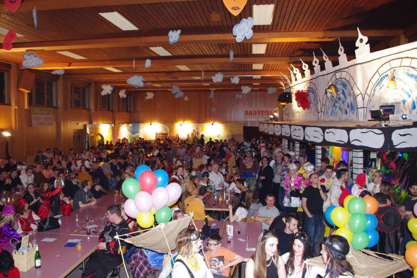 Depuis 30 ans, les amoureux du Carnaval se retrouvent à Alle une semaine avant les autres. (Photo : Carnav'Alle)