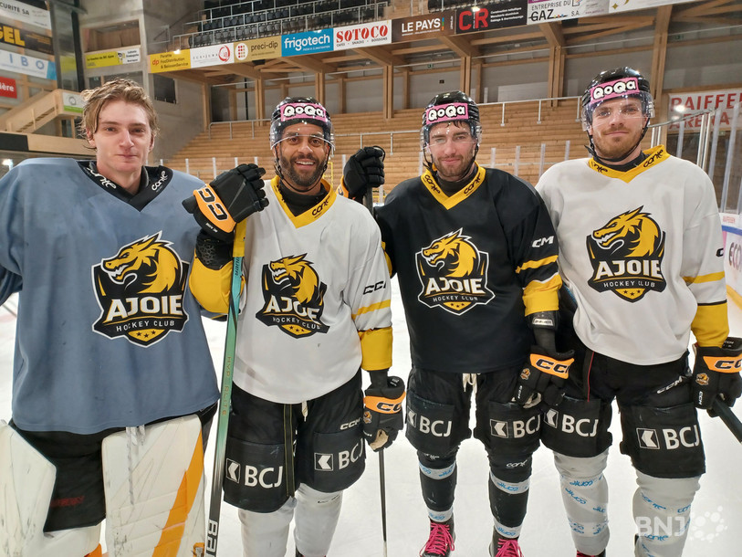 Antoine Keller, Pierre-Edouard Bellemare, Kevin Bozon et Thomas Thiry : les quatre Français du HC Ajoie avaient le sourire avant de partir pour les Jeux olympiques.