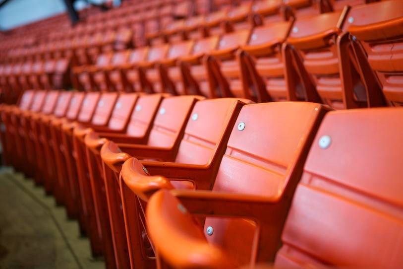 Stades et patinoires devront encore attendre avant d'accueillir à nouveau les fans. (Photo : LDD)
