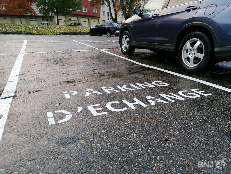 La plupart des parkings d'échange à La Chaux-de-Fonds pourraient devenir des parkings de quartier à longue durée.