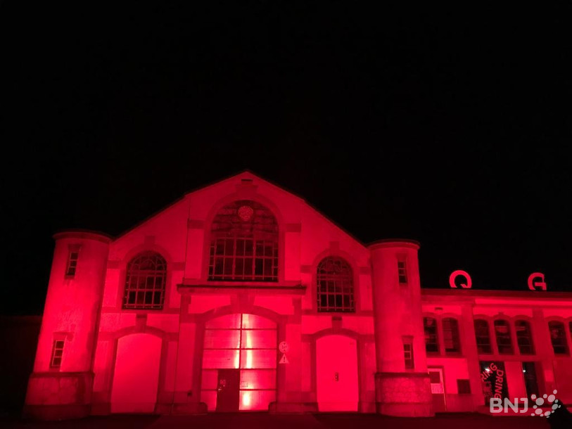 Le 22 juin dernier, la culture avait lancé un premier signal d'alerte à l'occasion de l'action Night of Light. Ici le centre d'art contemporain Quartier général à La Chaux-de-Fonds.