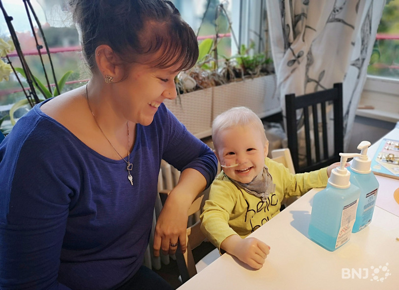 Laura et Mahé ont retrouvé le sourire après plusieurs mois de douleurs et plus de soixante perfusions de sang et de plaquettes.