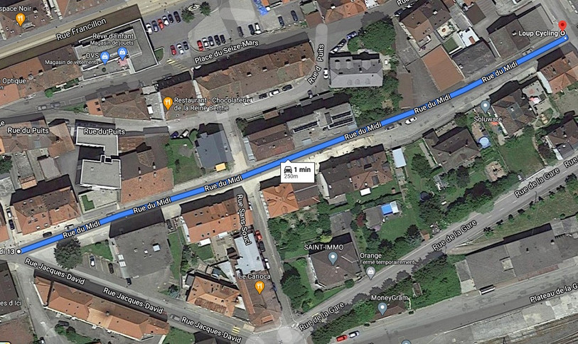 Les
travaux concernent le secteur situé entre le bâtiment n°24 et le carrefour avec
le Rue de la Suze. (Photo: Google Maps)