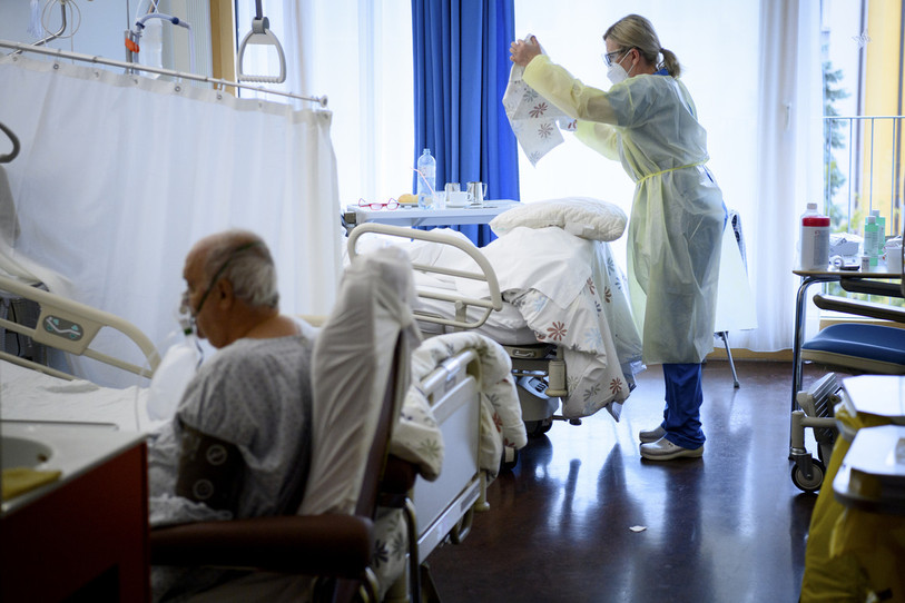Au sein du RHNe, près de 80% des cas Covid sont bien hospitalisés pour la maladie.  (Photo: archives, KEYSTONE / Laurent Gillieron)