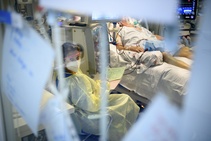 La nouvelle CCT Santé 21 entrera en vigueur le 1er janvier 2022. (Photo : archives KEYSTONE / Laurent Gillieron).