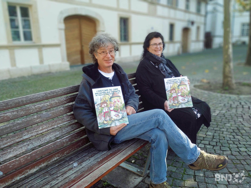 Philippe Riat, auteur des textes du livre et président de l'association Solidarité Jura-Corse, et Chantal Crevoisier, secrétaire de l'association.