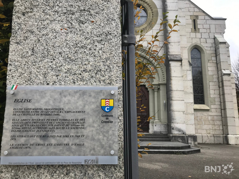 La façade de l'entrée principale de l'église Saint-Martin de Cressier a besoin d'un coup de neuf.