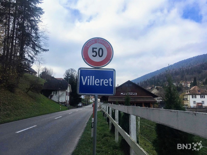 L'entrée du village, depuis Cormoret.