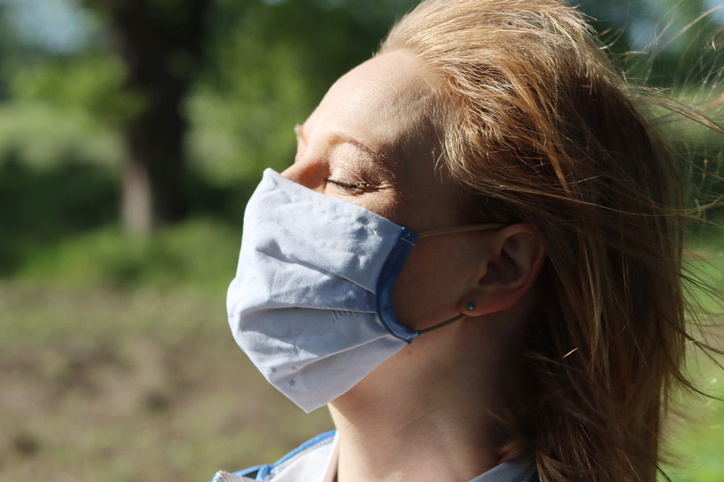 Le masque ou l'air libre ? (Photo : Pixabay)