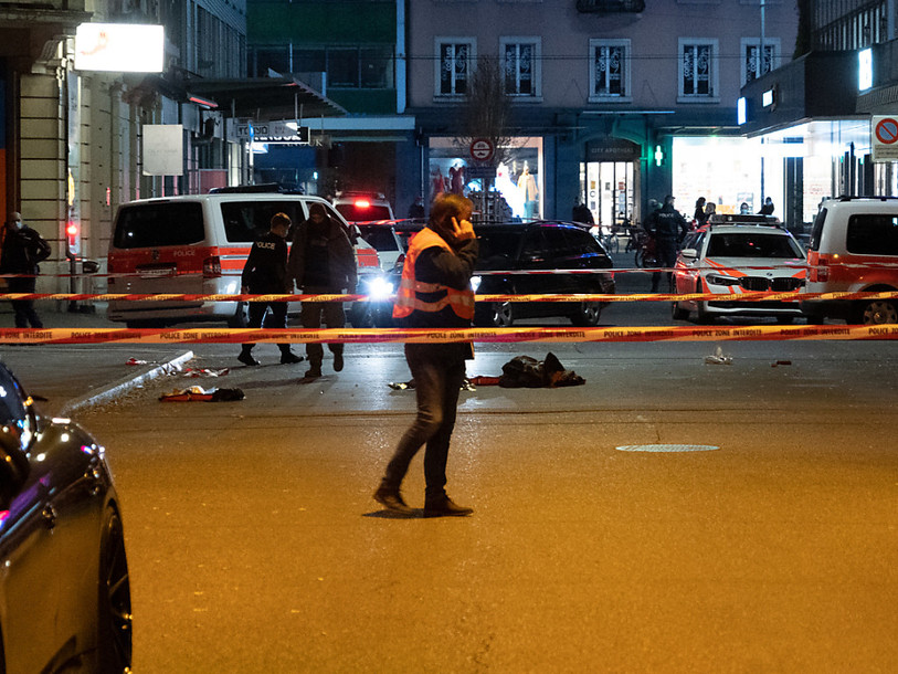 Les policiers ont dû faire usage de leurs armes de service. (Photo: KEYSTONE/ADRIAN REUSSER)