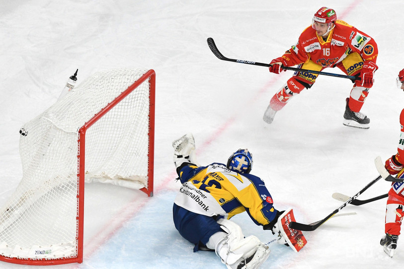 La rencontre contre le HC Davos a été reportée à cause des nombreux cas de Covid-19 dans le club grison. (photo: Georges Henz)