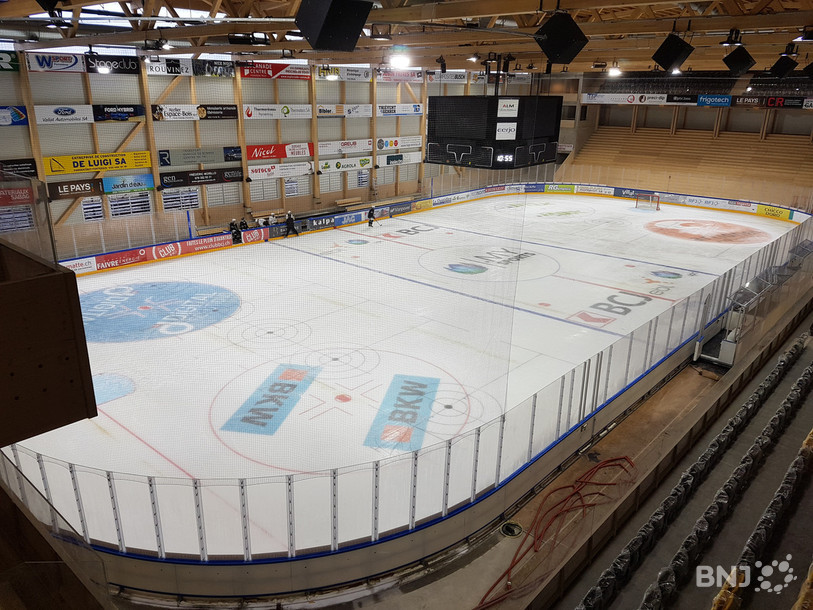 Six joueurs du HCA ont pu griffer la première glace de la Raiffeisen Arena ce mardi matin.