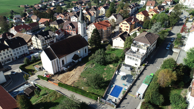 Des fouilles ont eu lieu entre septembre et début novembre au nord de l’Église évangélique réformée de Tramelan. (Photo : Service archéologique du canton de Berne).